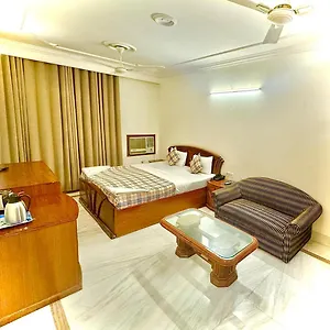 https://pablas-international-new-delhi-near-metro.hotelsdelhi.org